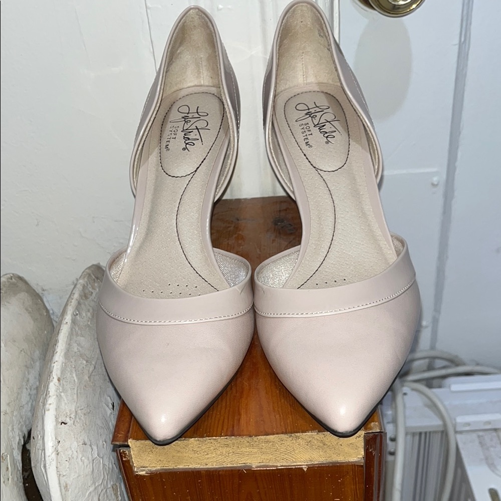 J.Renee Cream Heels Elegant Design